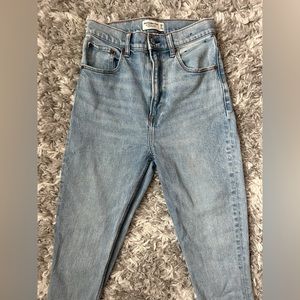 Abercrombie and Fitch The 90’s Slim Straight Ultra High Rise Curve Love Jeans